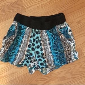 🌀 Vanity Paisley Lightweight Shorts – Juniors Size Small Soft & Breezy ·